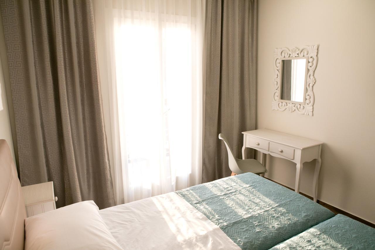 Hyperion Hotel Myrties Buitenkant foto