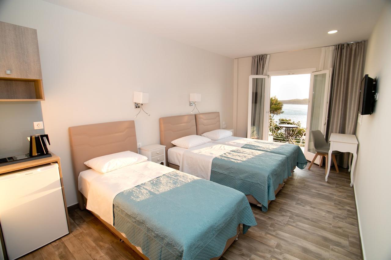 Hyperion Hotel Myrties Buitenkant foto