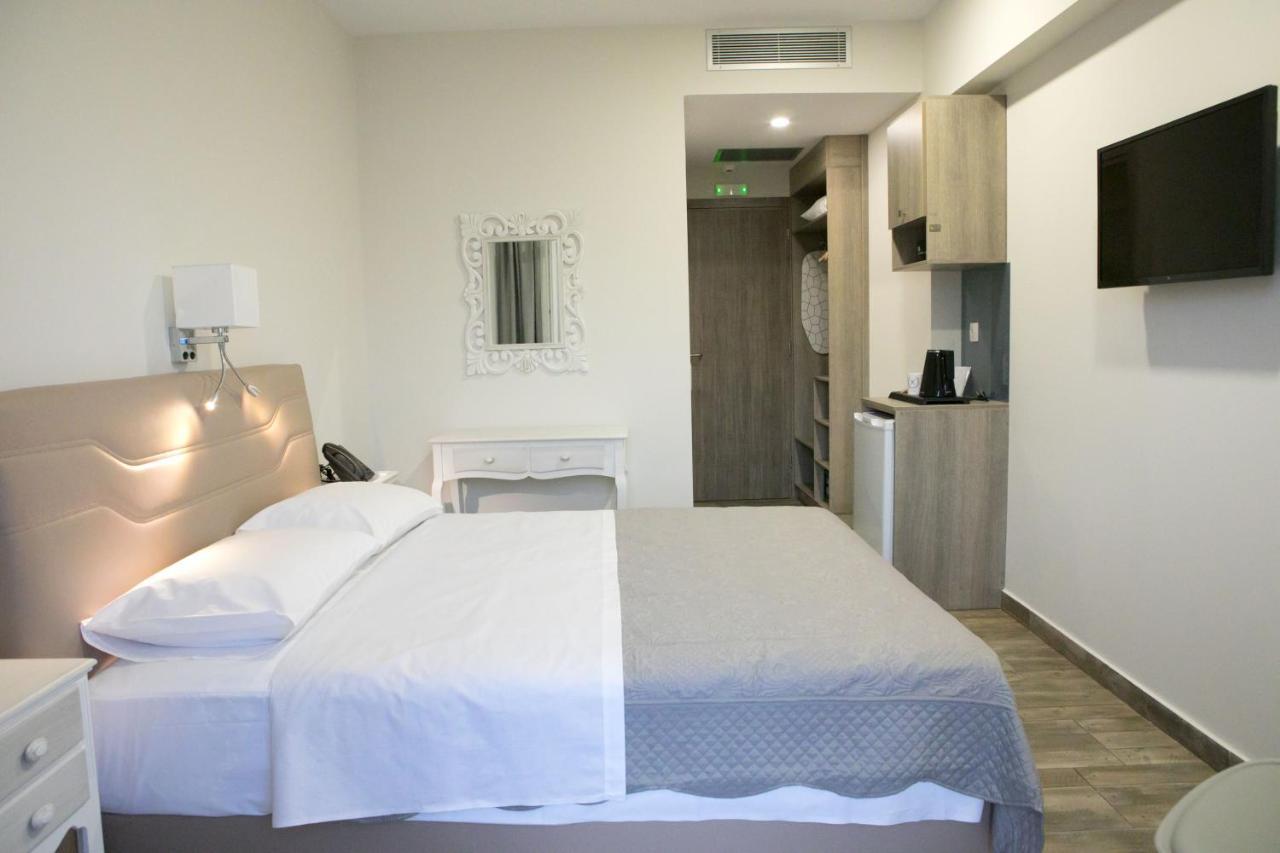 Hyperion Hotel Myrties Buitenkant foto