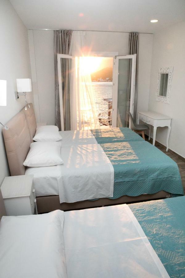 Hyperion Hotel Myrties Buitenkant foto